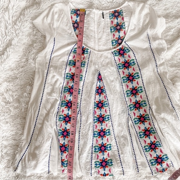 Anthropologie Akemi + Kin Embroidered Flowy Boho Top - Picture 6 of 9
